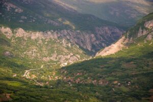 Treći deo klisure - Ostrovička kotlina